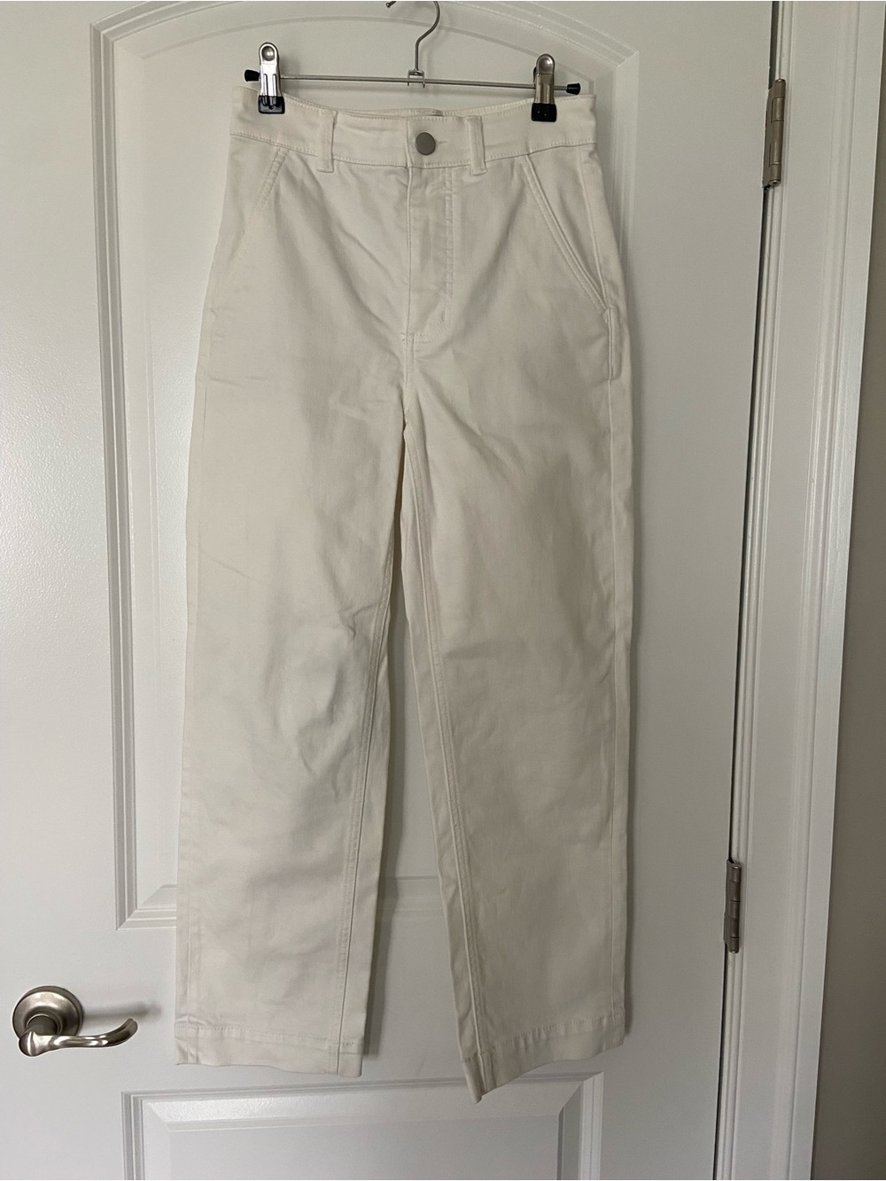 Everlane Straight Leg Jeans in Off-White/Cream